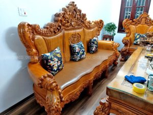 Vỏ bọc da của đệm có màu tương tự với màu gỗ