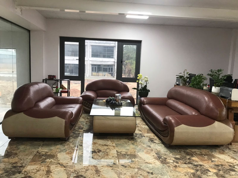 Bộ sofa ba ghế của khách hàng ở Long Biên