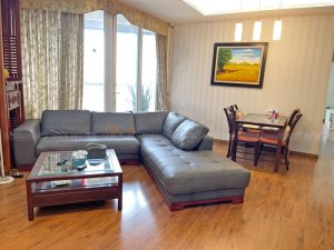 Bộ sofa đã được bọc lại bằng da bò Ý sang trọng
