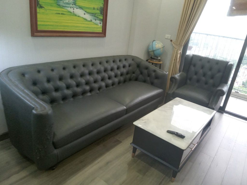 Bộ ghế sofa trước khi bọc lại của khách hàng 