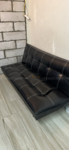 Tái Sinh Sự Sang Trọng: Hoàn Thành Bọc Lại Ghế Sofa Da Đen Cho Khách tại Xuân Thủy