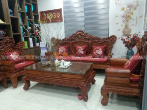 Đệm ghế thêu hoa sắc nét hòa hợp với bộ ghế cổ điển của khách hàng tại Xuân Đỉnh