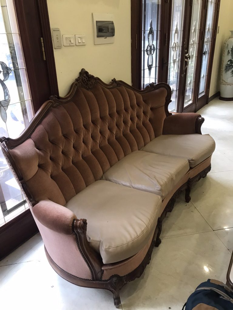 Bộ ghế sofa vải trước khi bọc mới