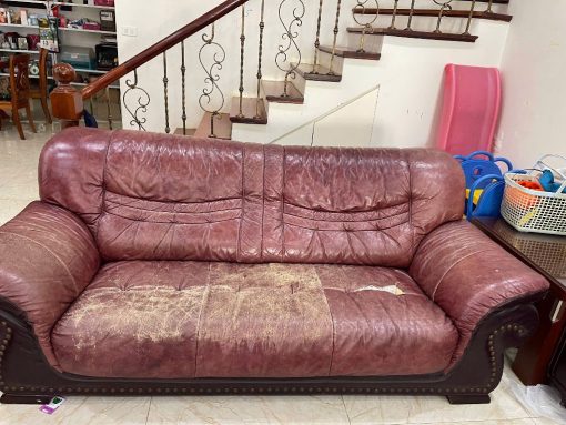 Sofa cũ nứt rách