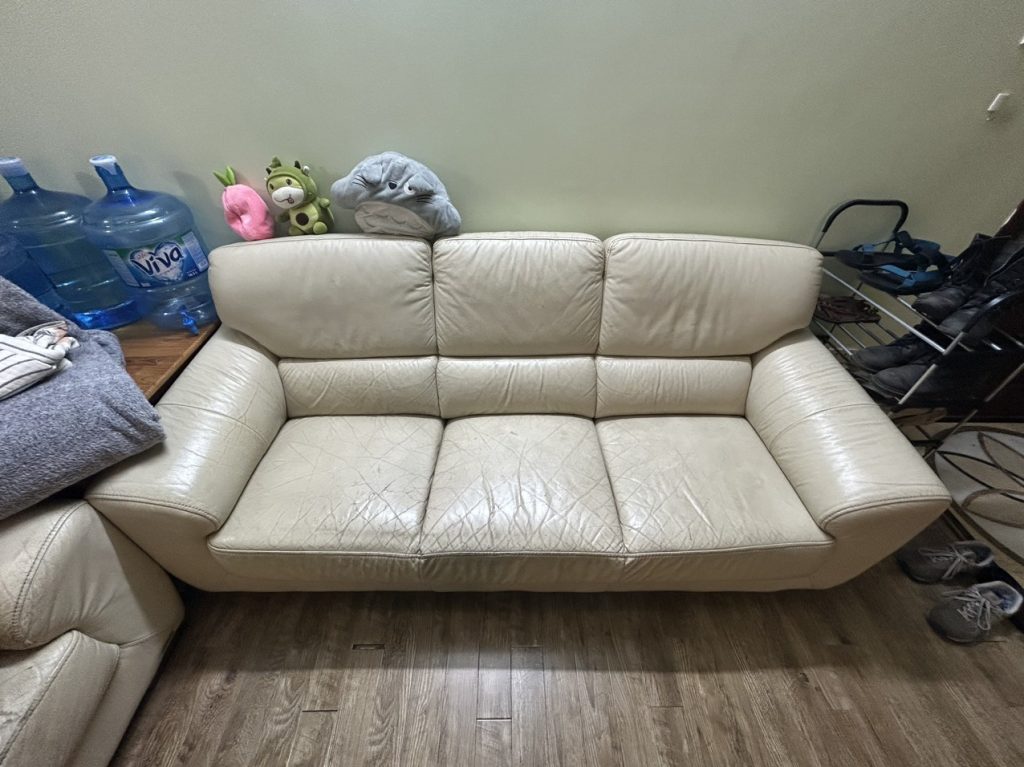 Ghế sofa nứt rách