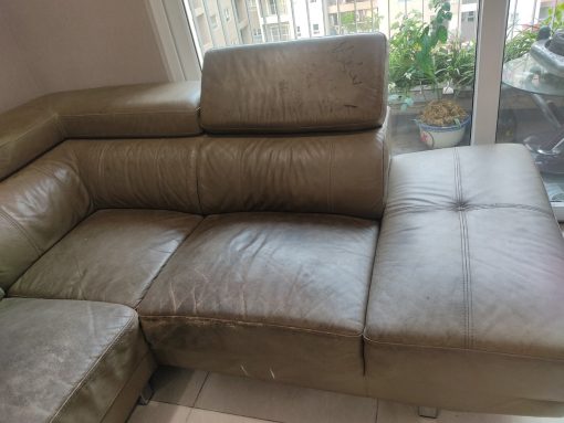 Ghế sofa da trước khi được bọc lại