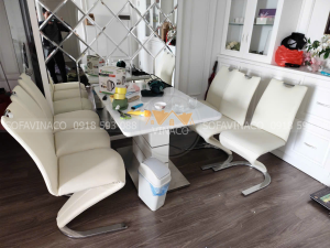 Ghế bàn ăn sau khi được bọc lại