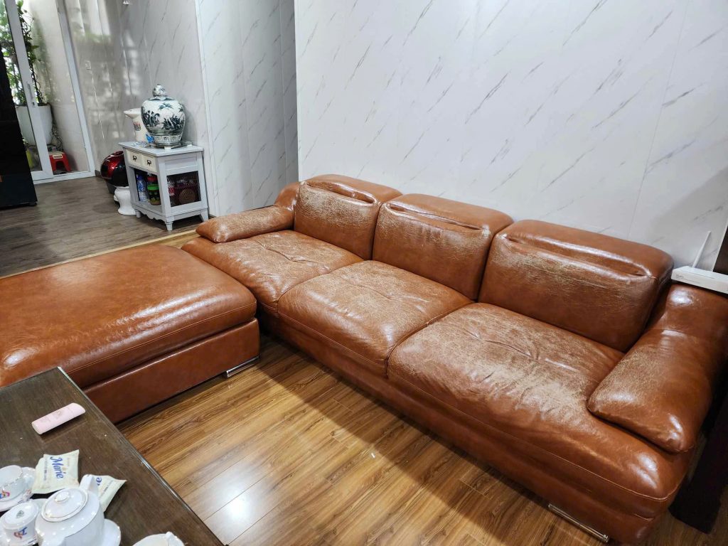 Ghế sofa trước khi được bọc