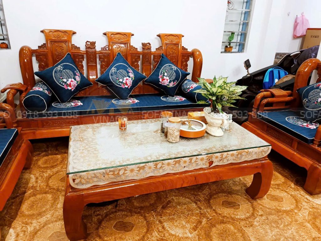 Đệm ghế thêu hoa lan