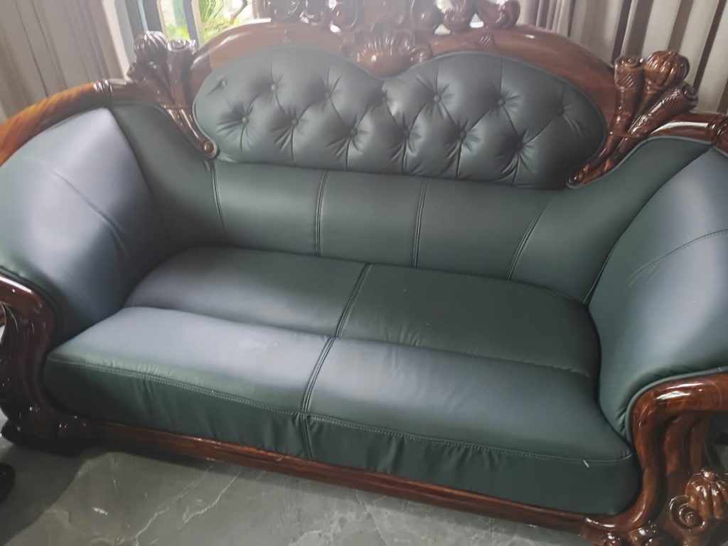 Bộ ghế sofa bị bọc lỗi của khách hàng tại Vĩnh Phúc của Vinaco