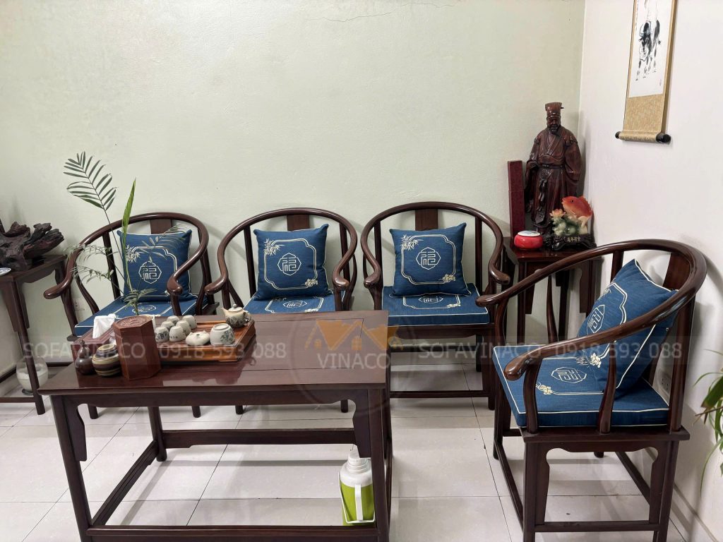 Hoàn thiện bộ đệm ghế thêu trúc xanh cho khách hàng tại Hà Đông
