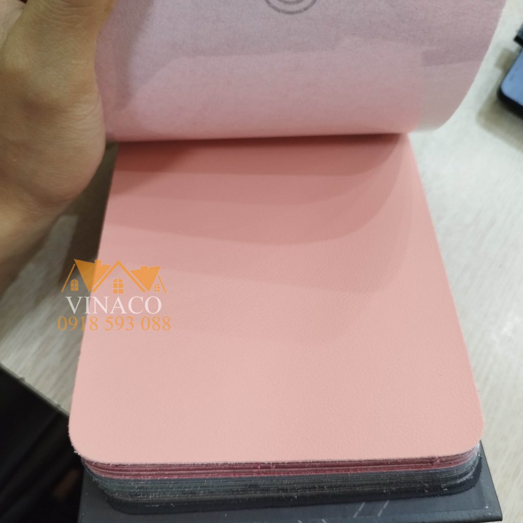Màu hồng phù hợp nhiều với nội thất ô tô cho các chị em phụ nữ mã lex 33