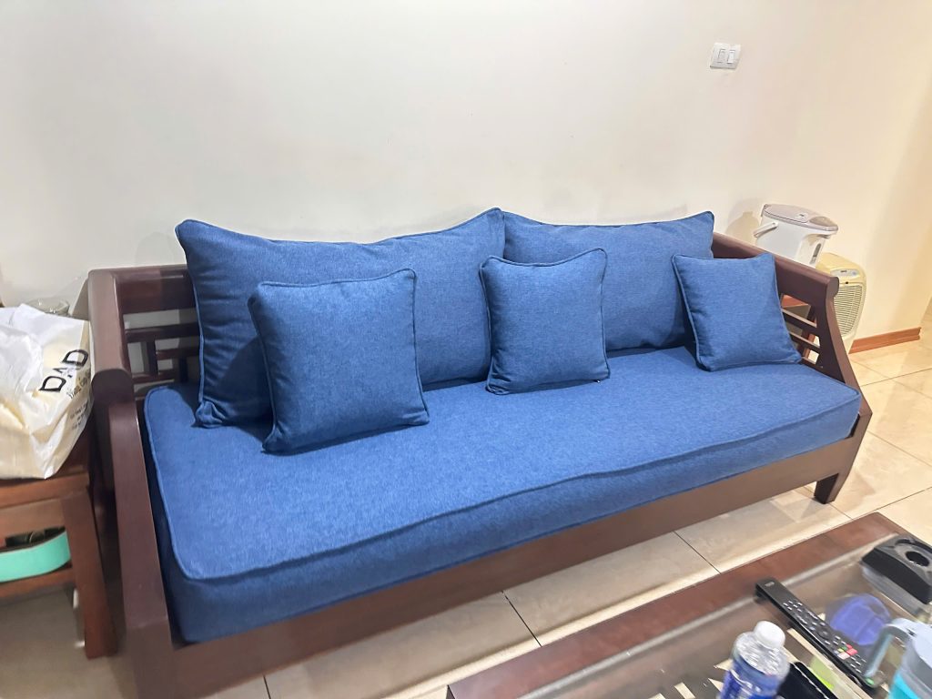 Làm đệm ghế cho khách tại Mỹ Đình