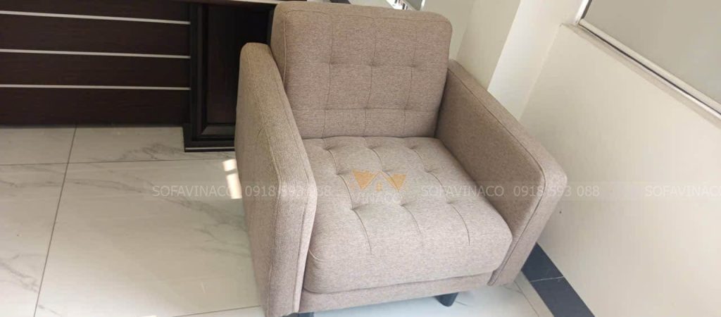 Ghế sofa sau bị bọc lại vải nỉ thoáng mát
