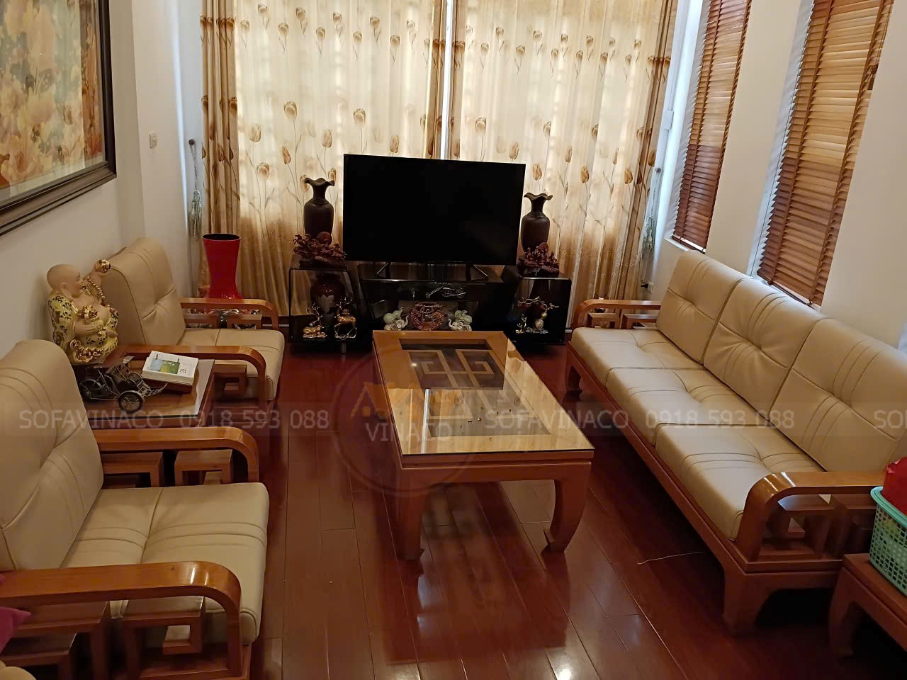 Làm đệm ghế gỗ cho khách tại Trương Định