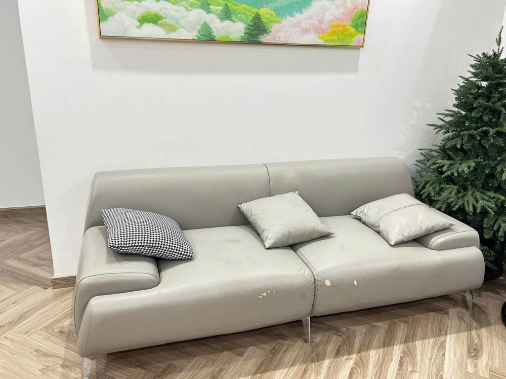 Bọc lại ghế sofa da cho khách tại Long Biên