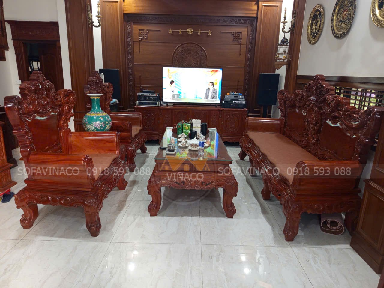 Làm đệm ghế gỗ cho khách tại Xuân Phương