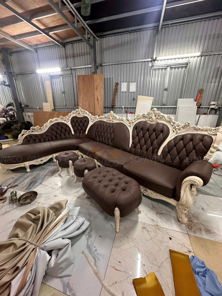 Bọc Lại Ghế Sofa Tân Cổ Điển Sang Trọng Cho Khách Hàng Tại Hoài Đức