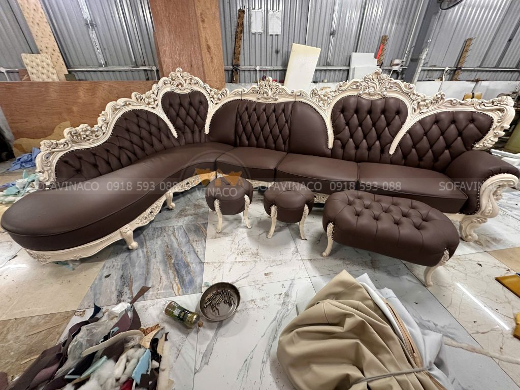 Bọc Lại Ghế Sofa Tân Cổ Điển Sang Trọng Cho Khách Hàng Tại Hoài Đức