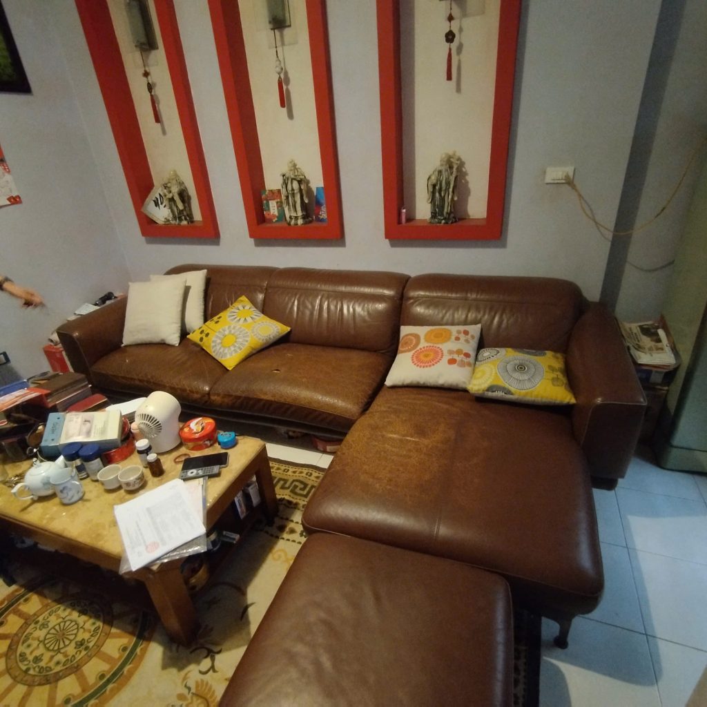 Bọc lại ghế sofa da nứt rách