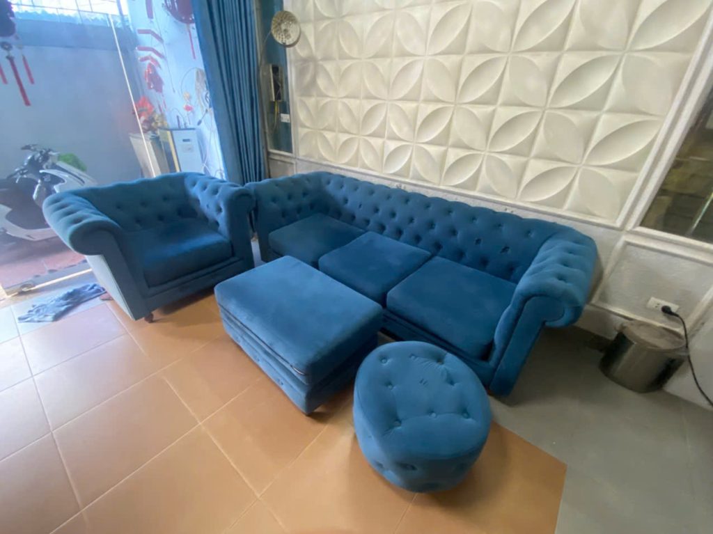 Bọc lại ghế sofa từ vải sang da cho khách tại Long Biên