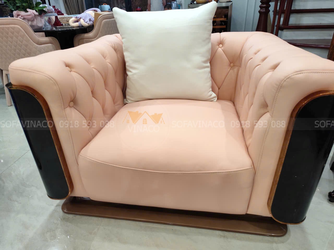 Bọc lại ghế sofa da thật 100% cho khách tại Long Biên