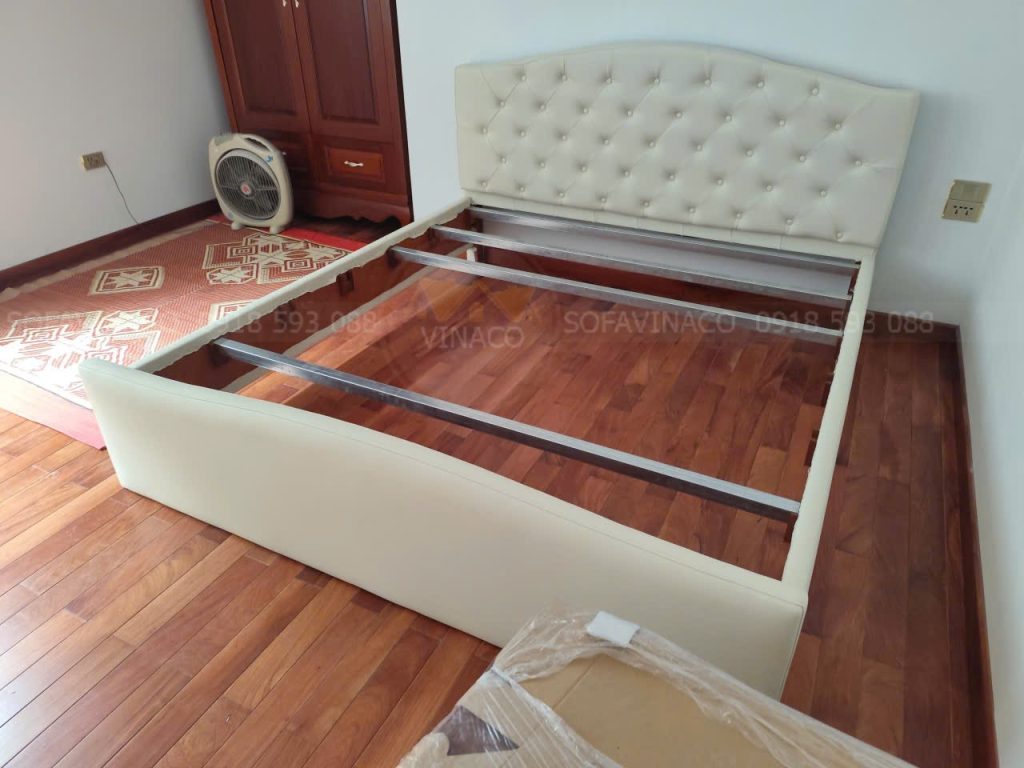 Làm mới không gian sang trọng với đầu giường bọc da cao cấp