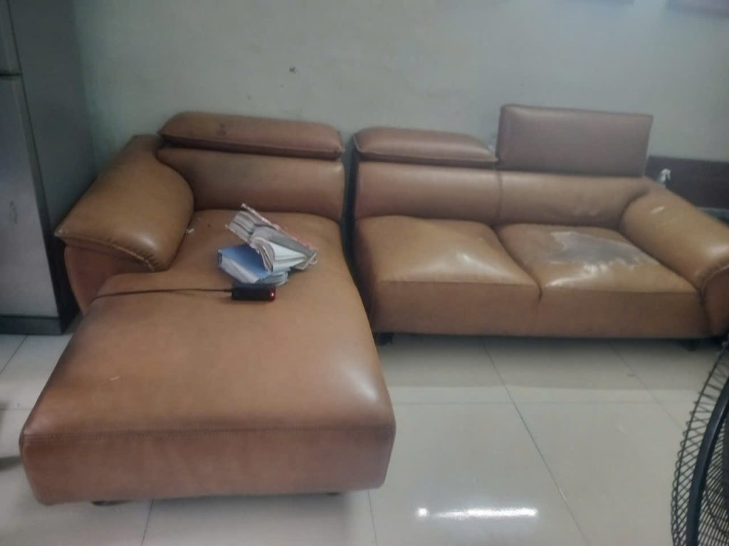 Hiện trạng bong tróc mặt ngồi khi Vinaco đến khảo sát