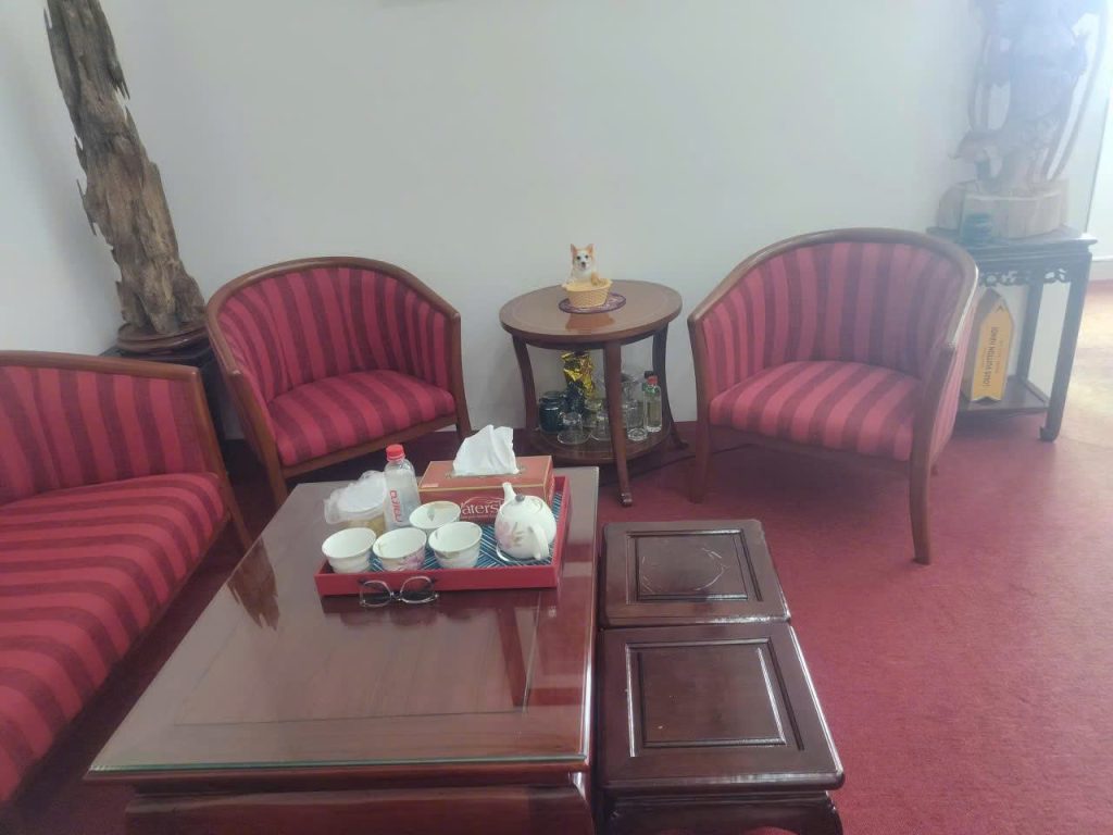 Bộ ghế sofa phong cách trước khi bọc lại