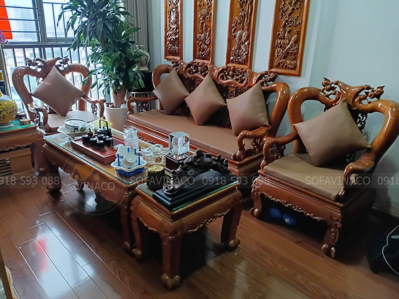 Đệm ghế gỗ giúp phòng khách thêm sang trọng