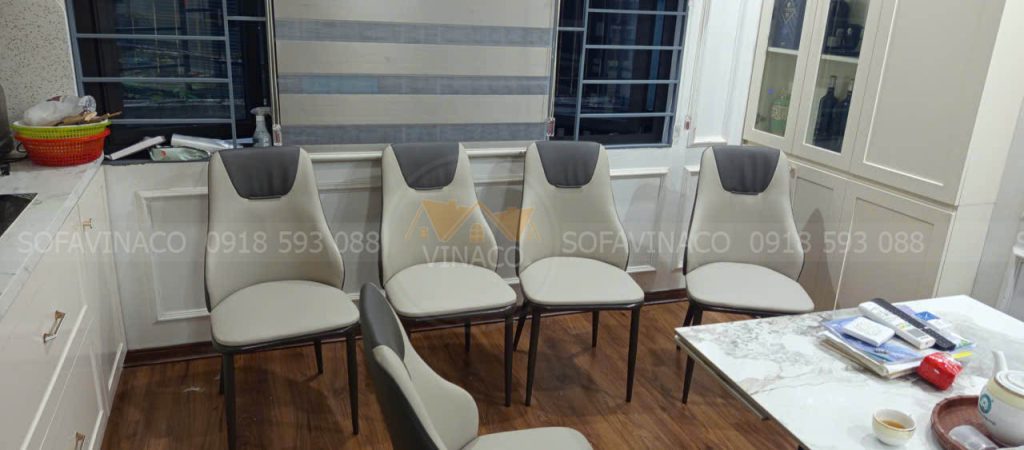 Sau khi bọc lại bộ ghế ăn gia chủ khen rất đẹp và ưng ý