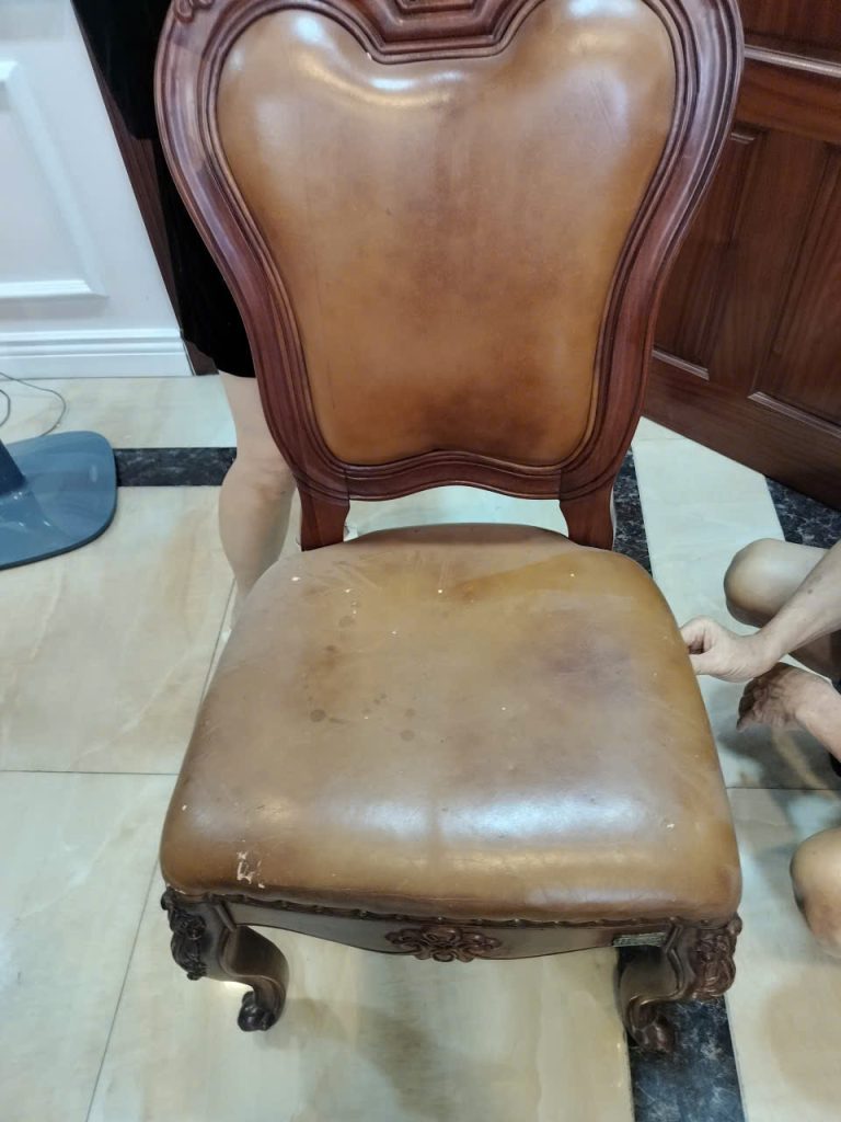 Ghế bàn ăn bọc trước khi bọc 