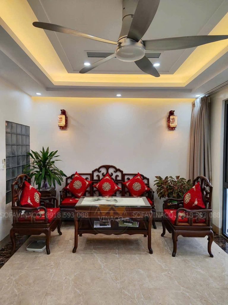 LÀM ĐỆM GHẾ GỖ ĐẸP CHO KHÁCH TẠI VÕ CHÍ CÔNG