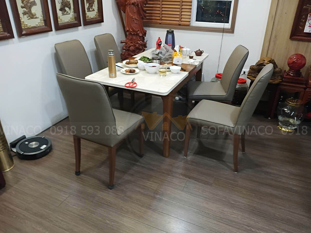 2aOboR22lJ9CxromKRnw2aCtmf8vOk1SP8NfgCGG Bọc lại bộ ghế ăn màu ghi phù hợp không gian phòng bếp