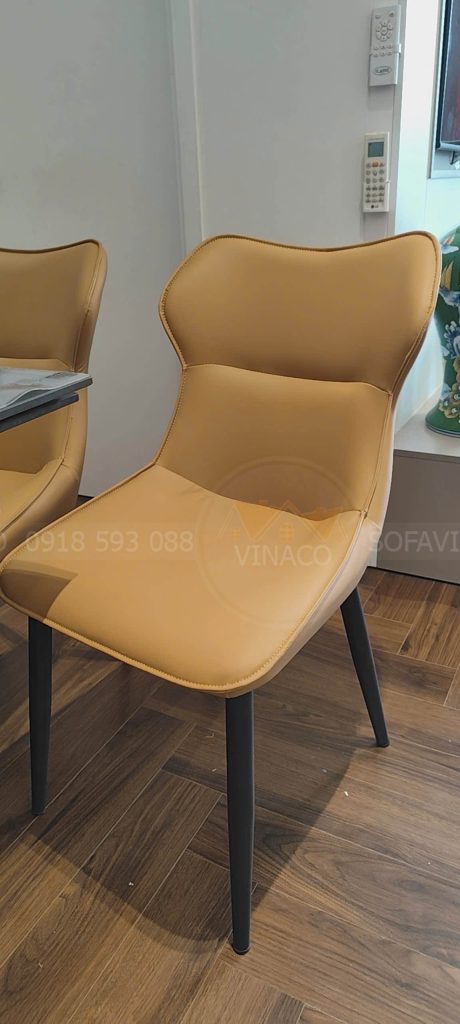 Bộ ghế bàn ăn sau khi bọc lại tại nhà đẹp như mới
