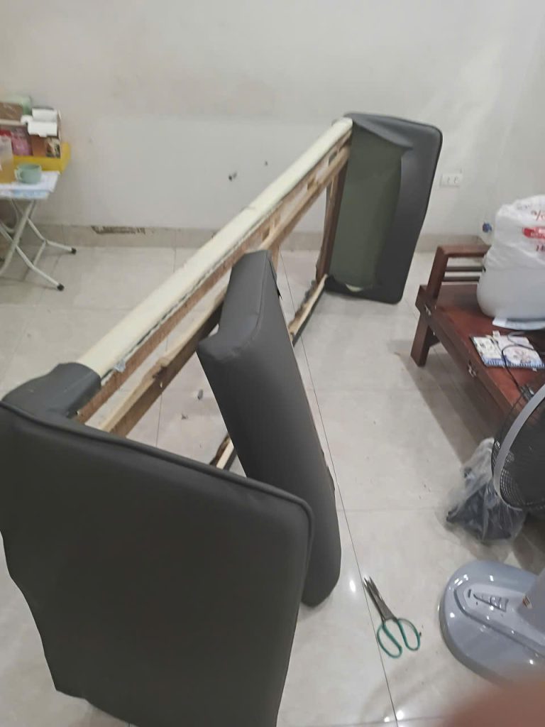 Thợ Vinaco thi công lắp đặt từng bộ phận