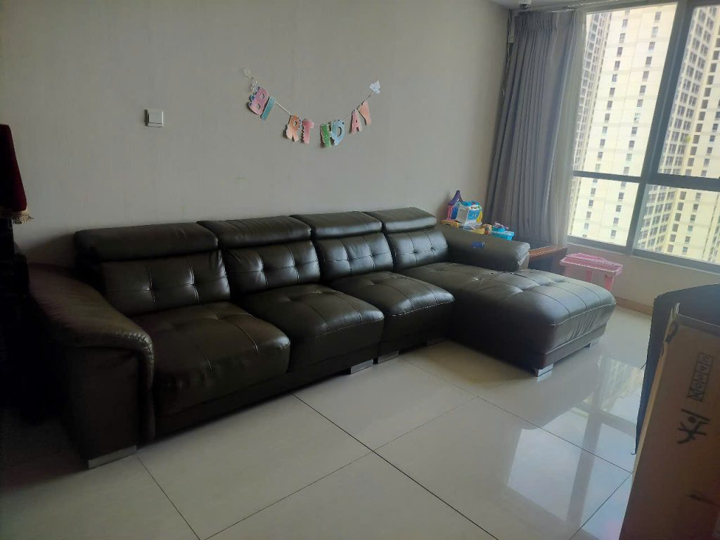 Bộ ghế sofa góc trước khi được bọc